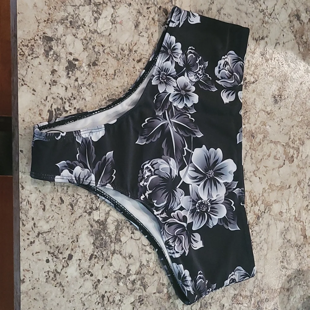 Brand New Never worn 2 Piece - Picture 2 of 4